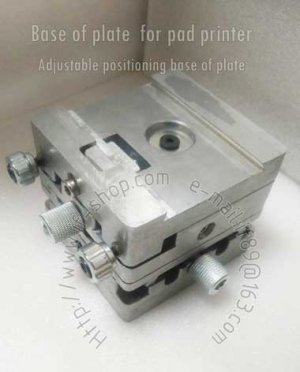 Adjustable positioning base of plate for pad printer